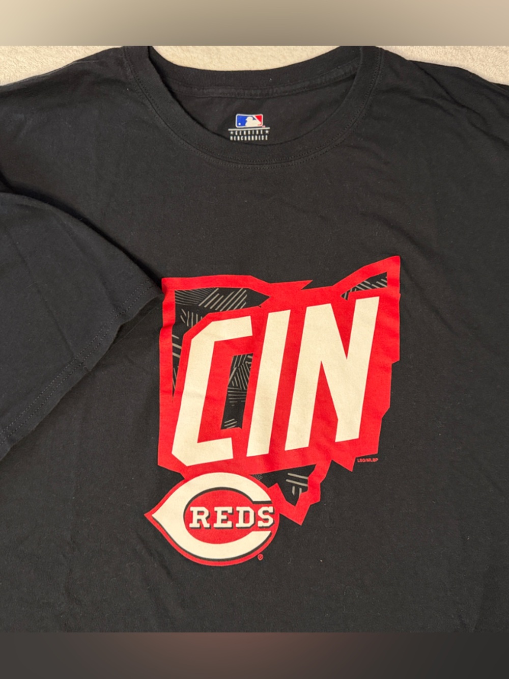 MLB Cincinnati Reds Graphic Tee Major League Baseball Crewneck Sports Official